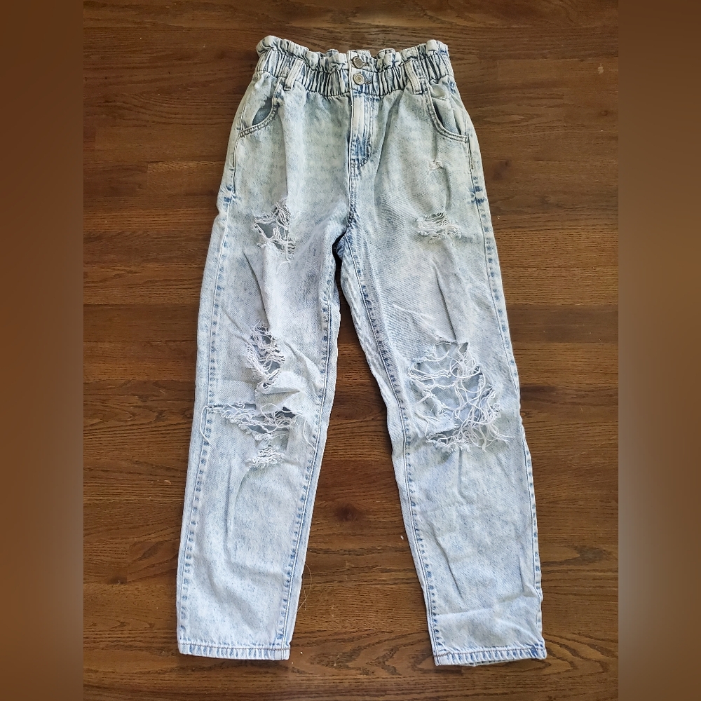 SO BRAND Juniors 3 destroyed high-rise mom jeans